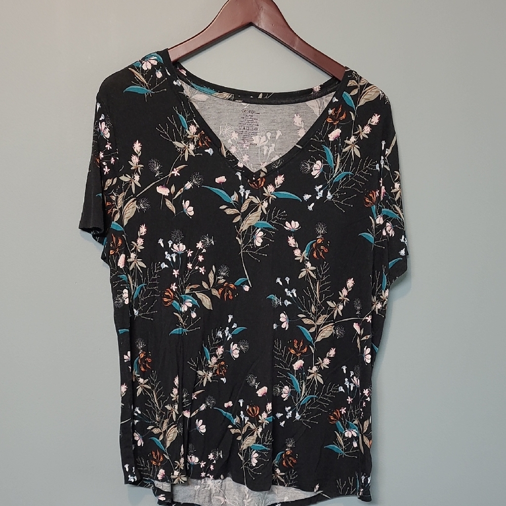 ElegFloral V-Neck Blouse - Black